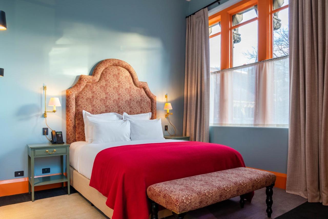 The Observatory Hotel Christchurch Eksteriør billede A bedroom at the Hotel